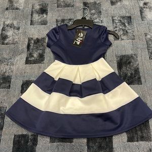 NWT girls size 5 white and navy dress, new.
